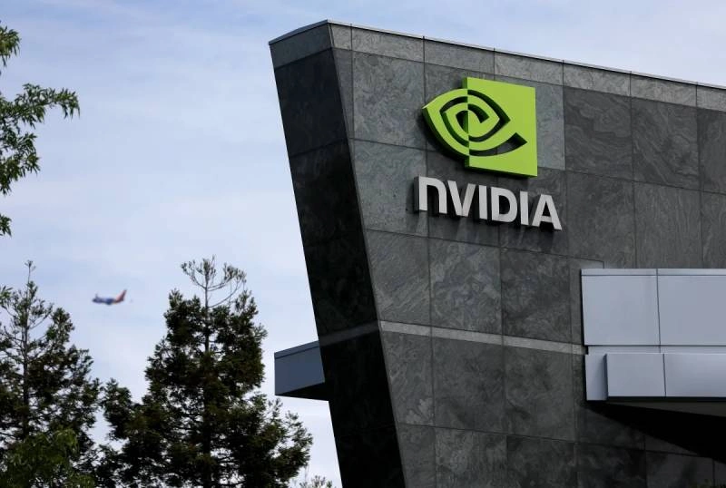 Nvidia Launches B200 AI Chip, Extending Dominance
